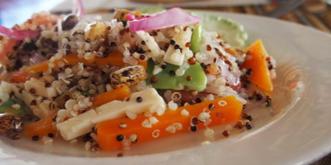 recette de cuisine du pérou typique : inka ensalada: salade de quinoa